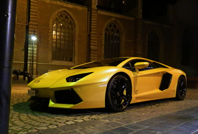 Lamborghini Aventador LP700-4