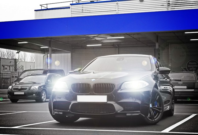 BMW M5 F10 2011