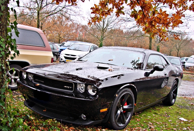 Dodge Challenger SRT-8