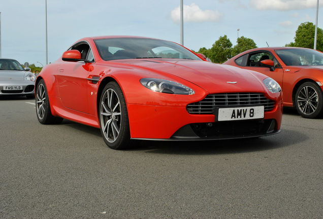 Aston Martin V8 Vantage 2012