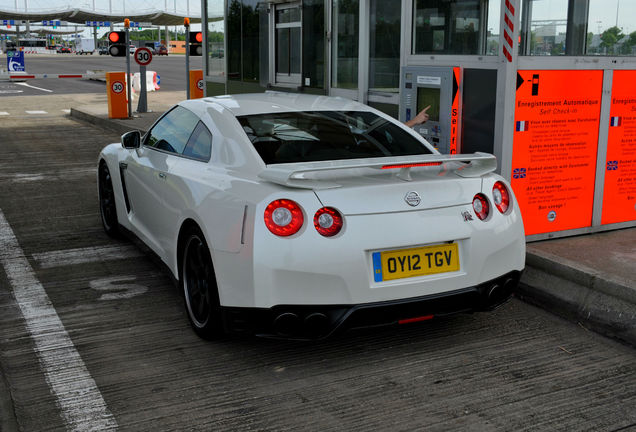 Nissan GT-R 2012