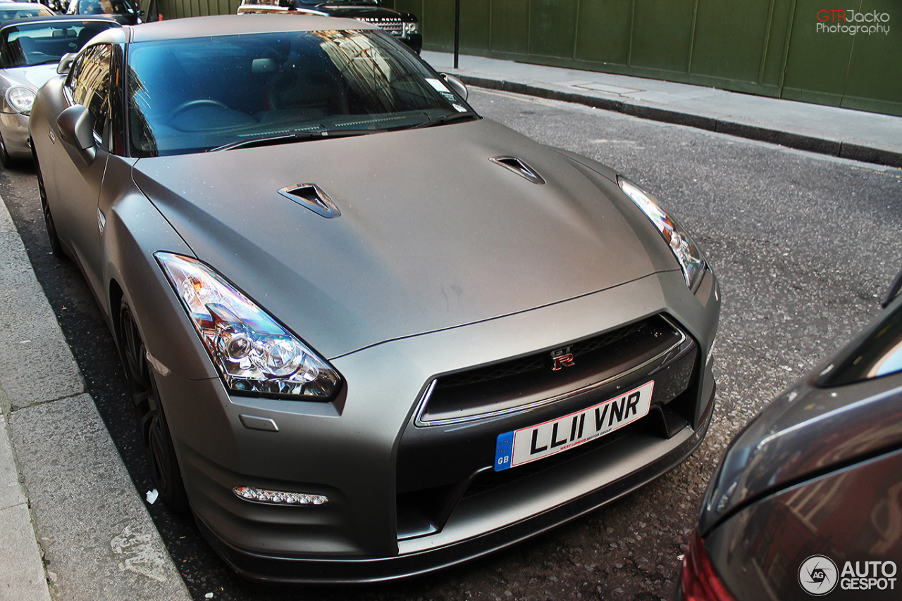 Nissan GT-R 2011