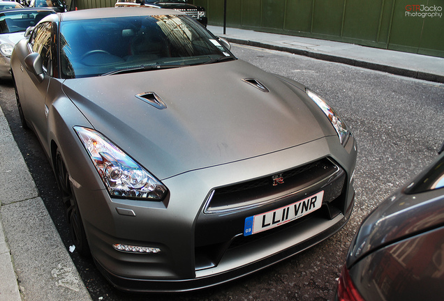 Nissan GT-R 2011