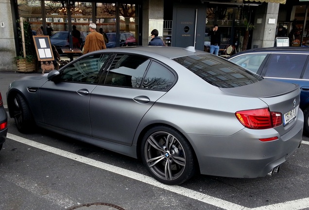 BMW M5 F10 2011