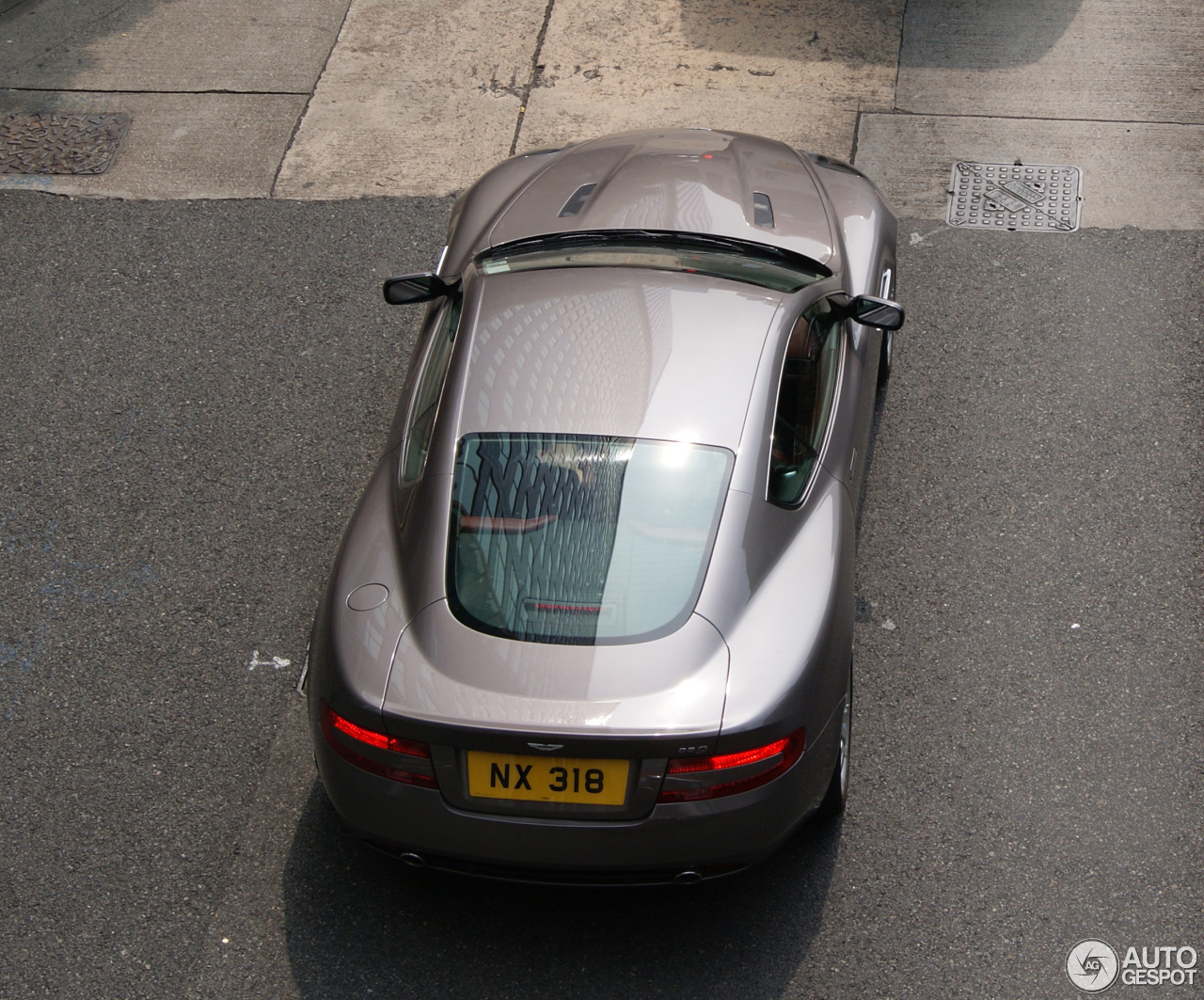 Aston Martin DB9