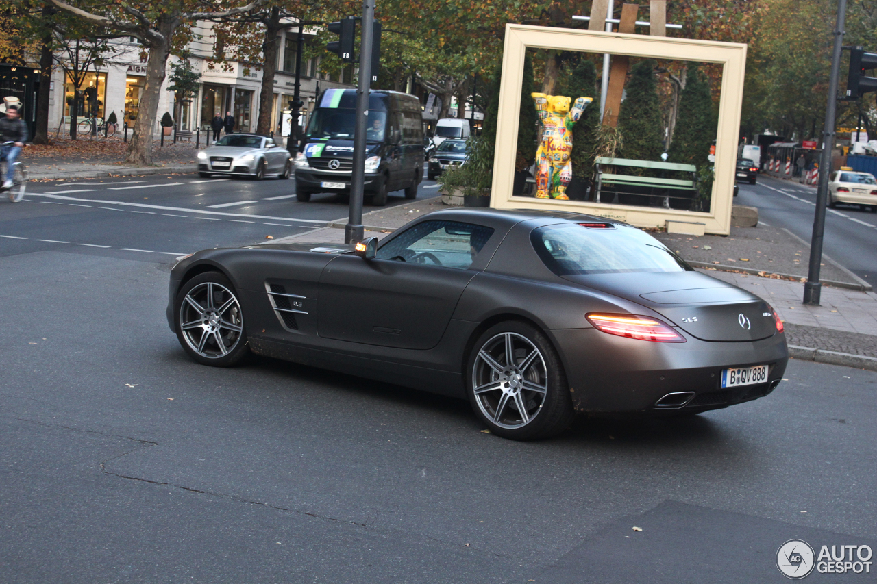 Mercedes-Benz SLS AMG