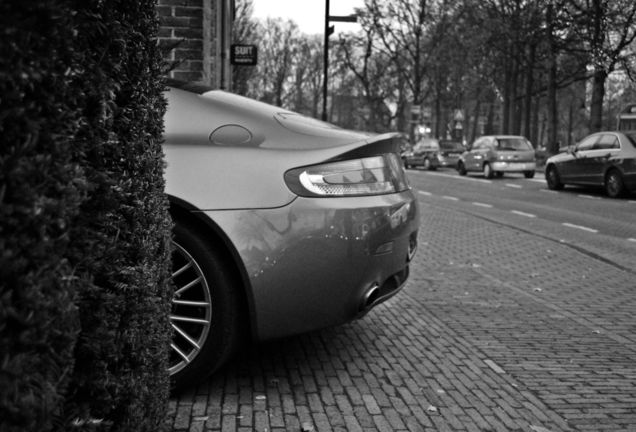 Aston Martin V8 Vantage