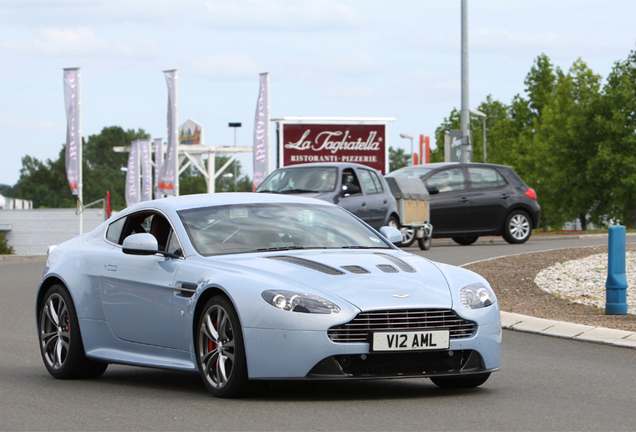 Aston Martin V12 Vantage