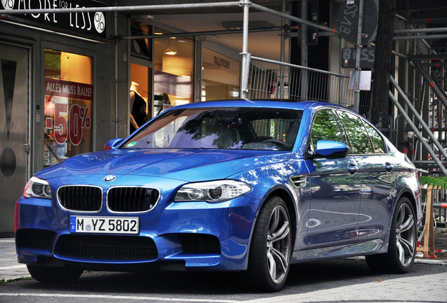 BMW M5 F10 2011