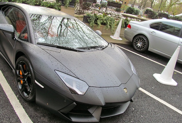 Lamborghini Aventador LP700-4