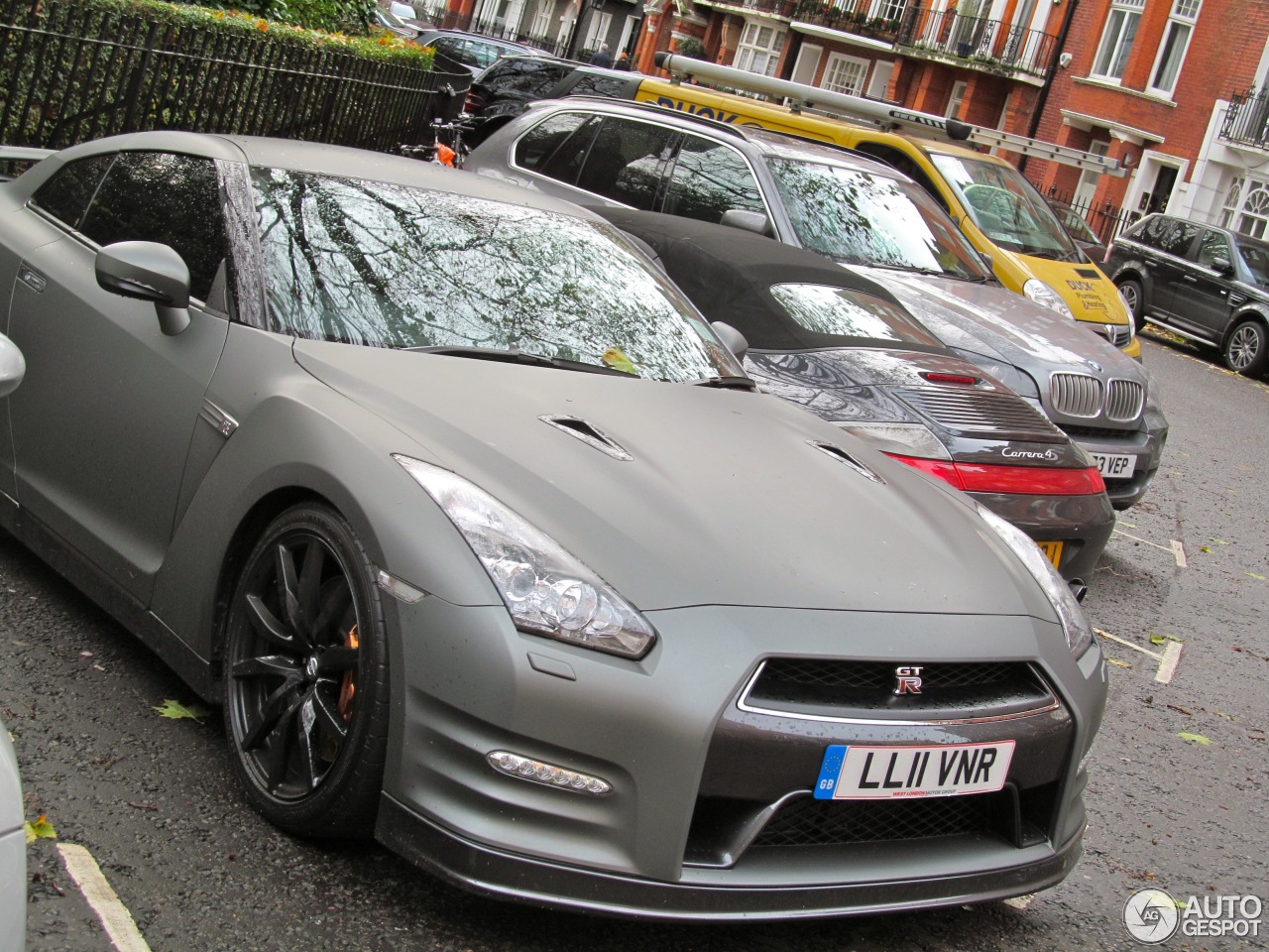 Nissan GT-R 2011