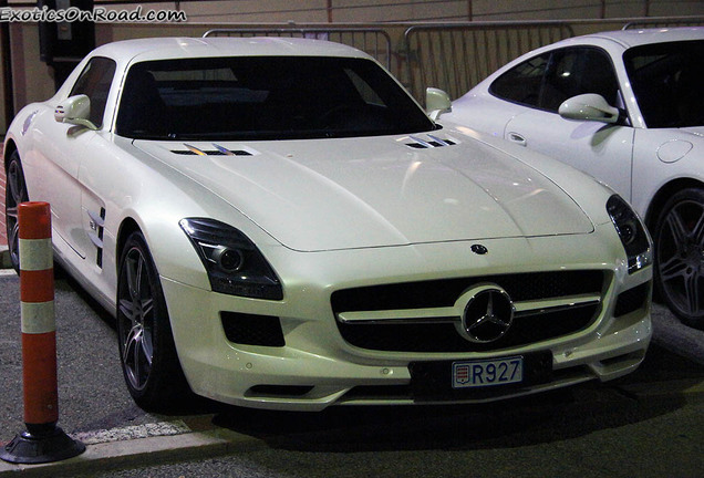 Mercedes-Benz SLS AMG