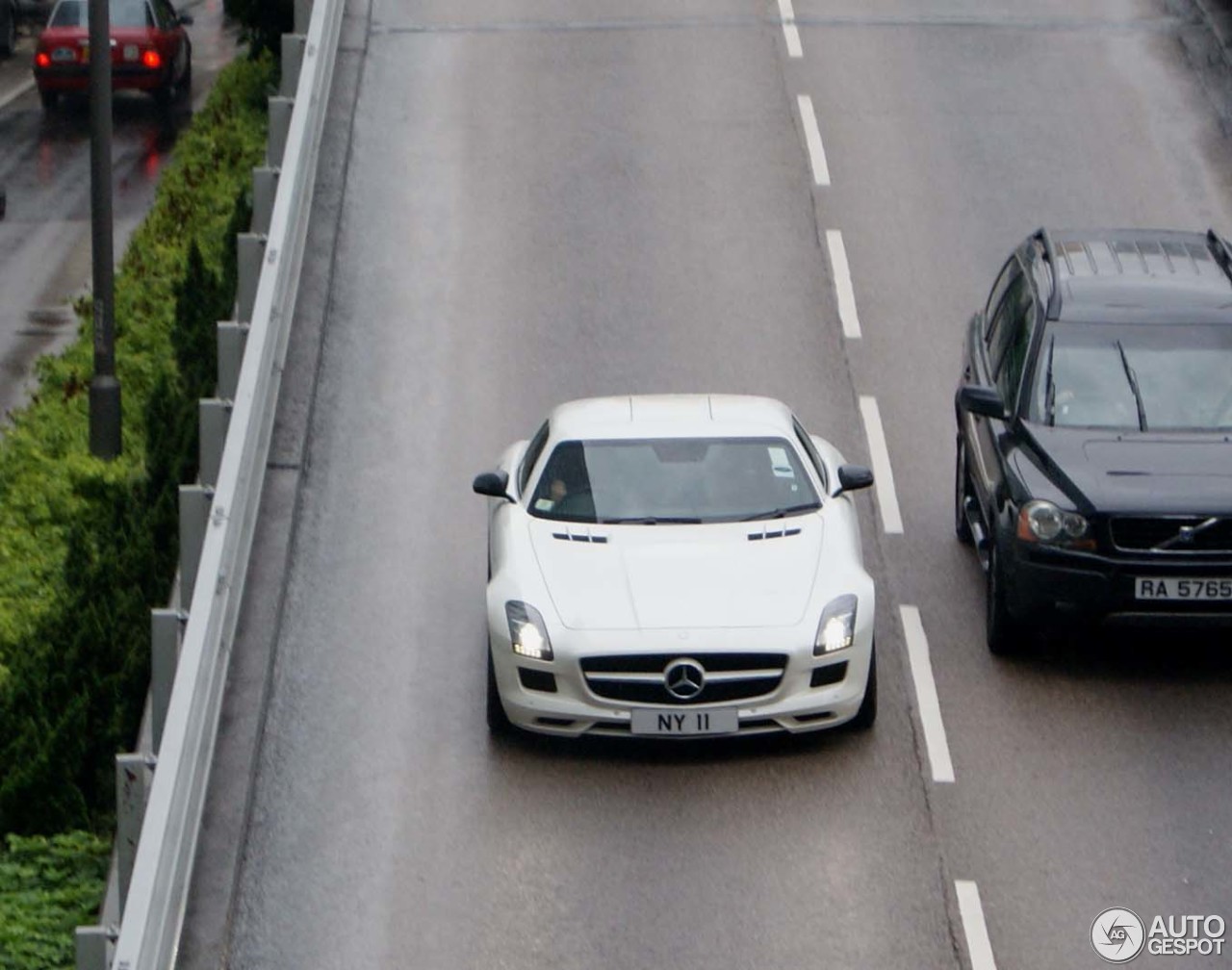 Mercedes-Benz SLS AMG