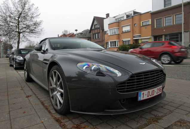 Aston Martin V8 Vantage Roadster 2012