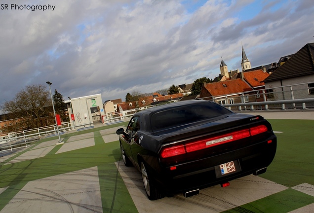 Dodge Challenger SRT-8