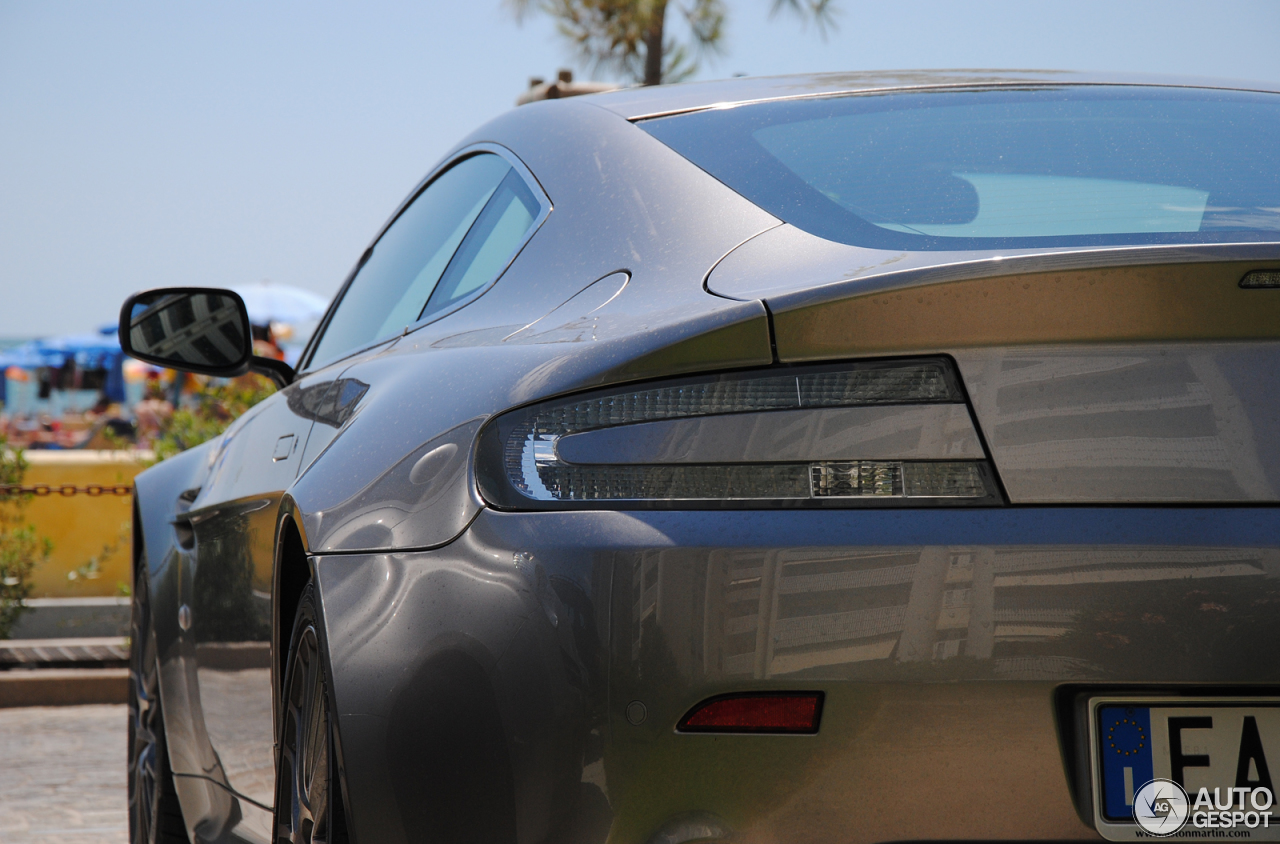 Aston Martin V8 Vantage