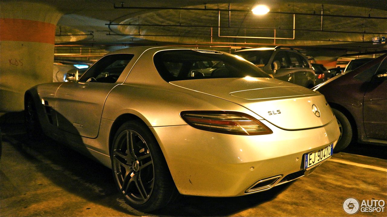 Mercedes-Benz SLS AMG