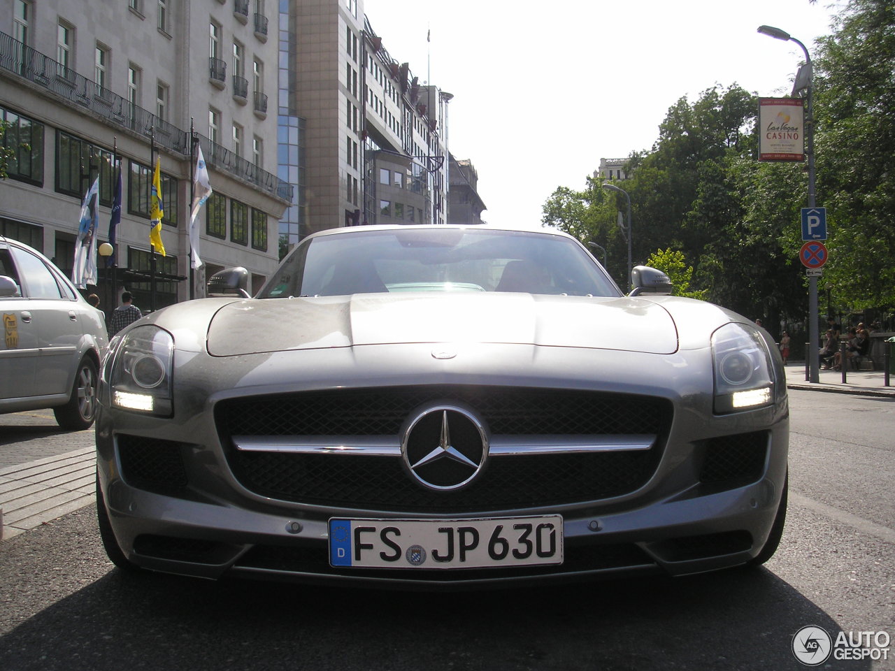 Mercedes-Benz SLS AMG