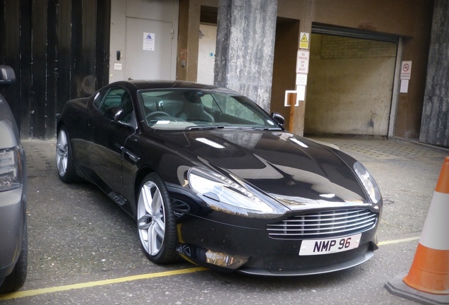 Aston Martin DB9 2013