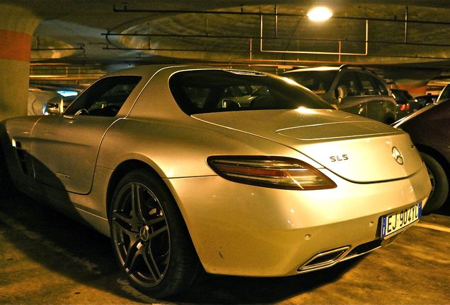 Mercedes-Benz SLS AMG