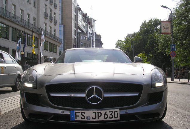 Mercedes-Benz SLS AMG