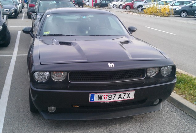 Dodge Challenger SRT-8