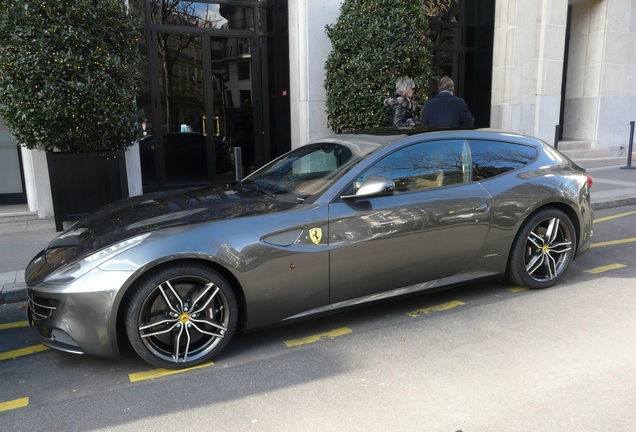 Ferrari FF