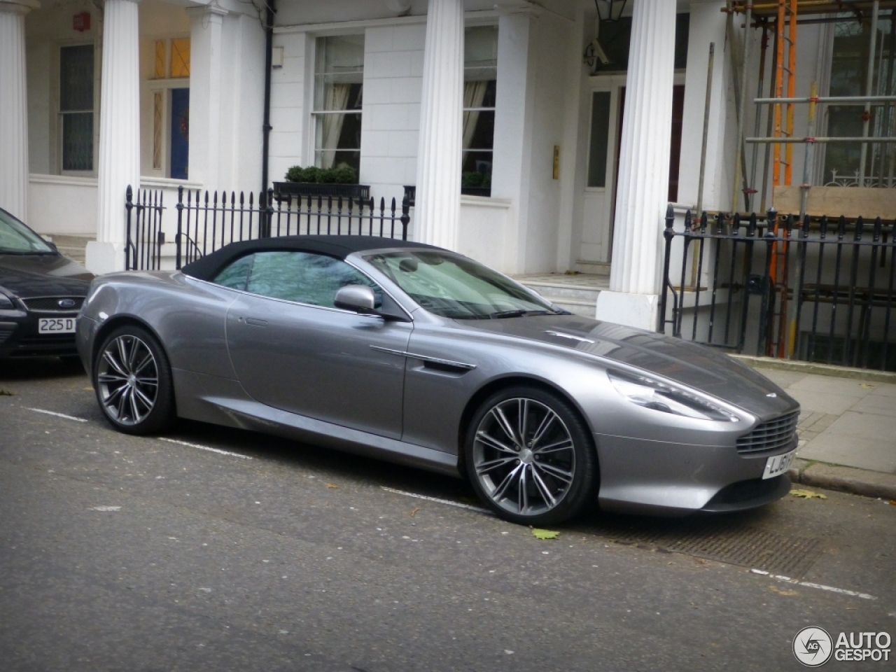 Aston Martin Virage Volante 2011