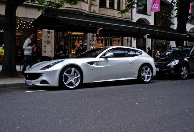 Ferrari FF