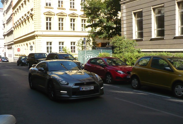 Nissan GT-R 2011