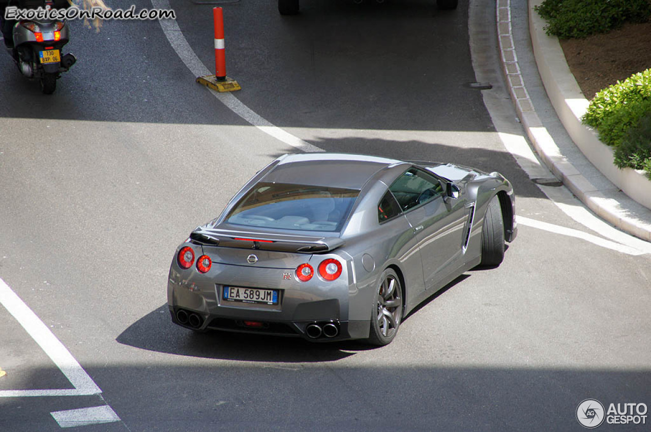 Nissan GT-R