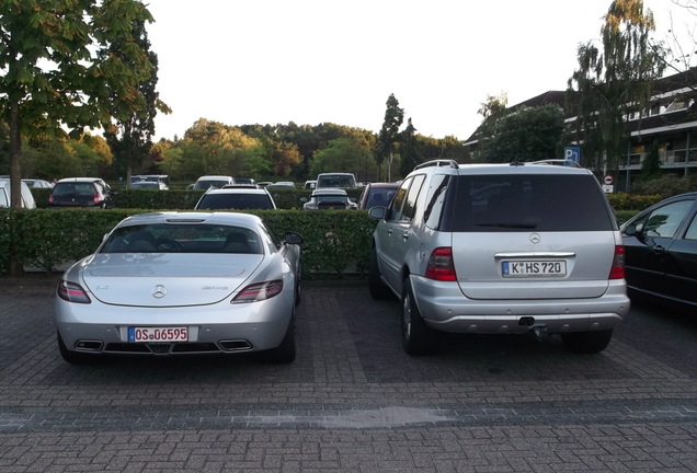 Mercedes-Benz SLS AMG