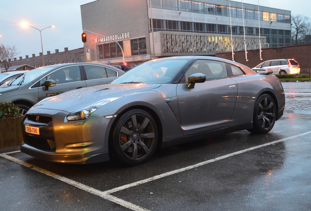 Nissan GT-R