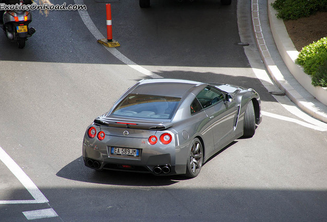 Nissan GT-R