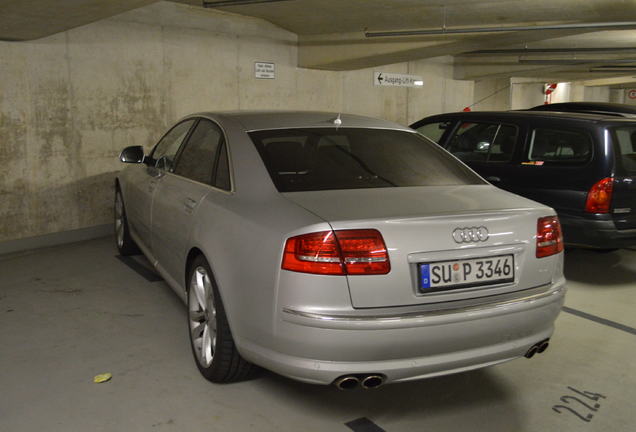 Audi S8 D3