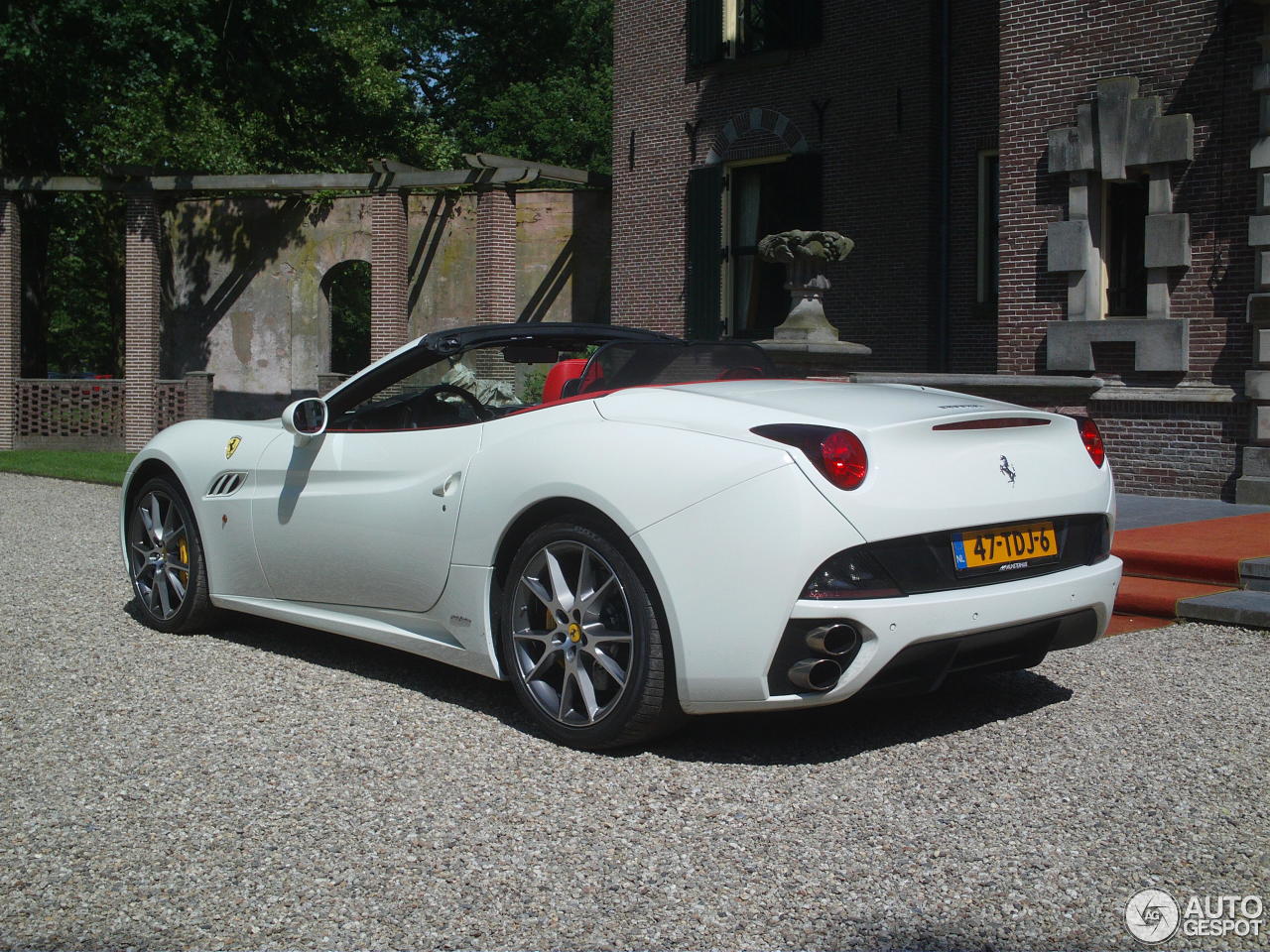 Ferrari California