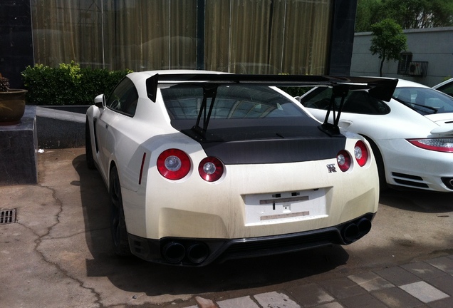 Nissan GT-R 2012