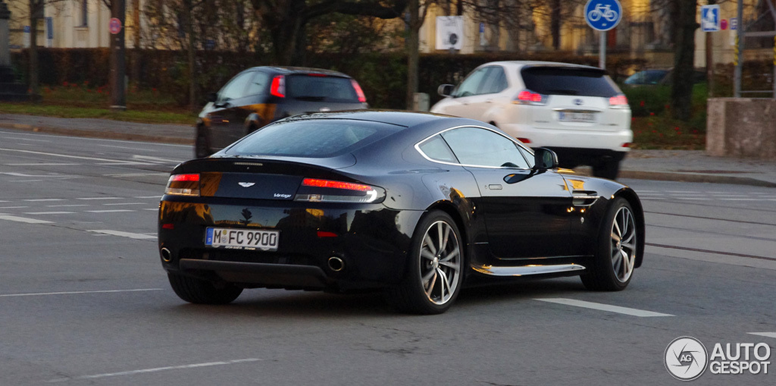 Aston Martin V8 Vantage