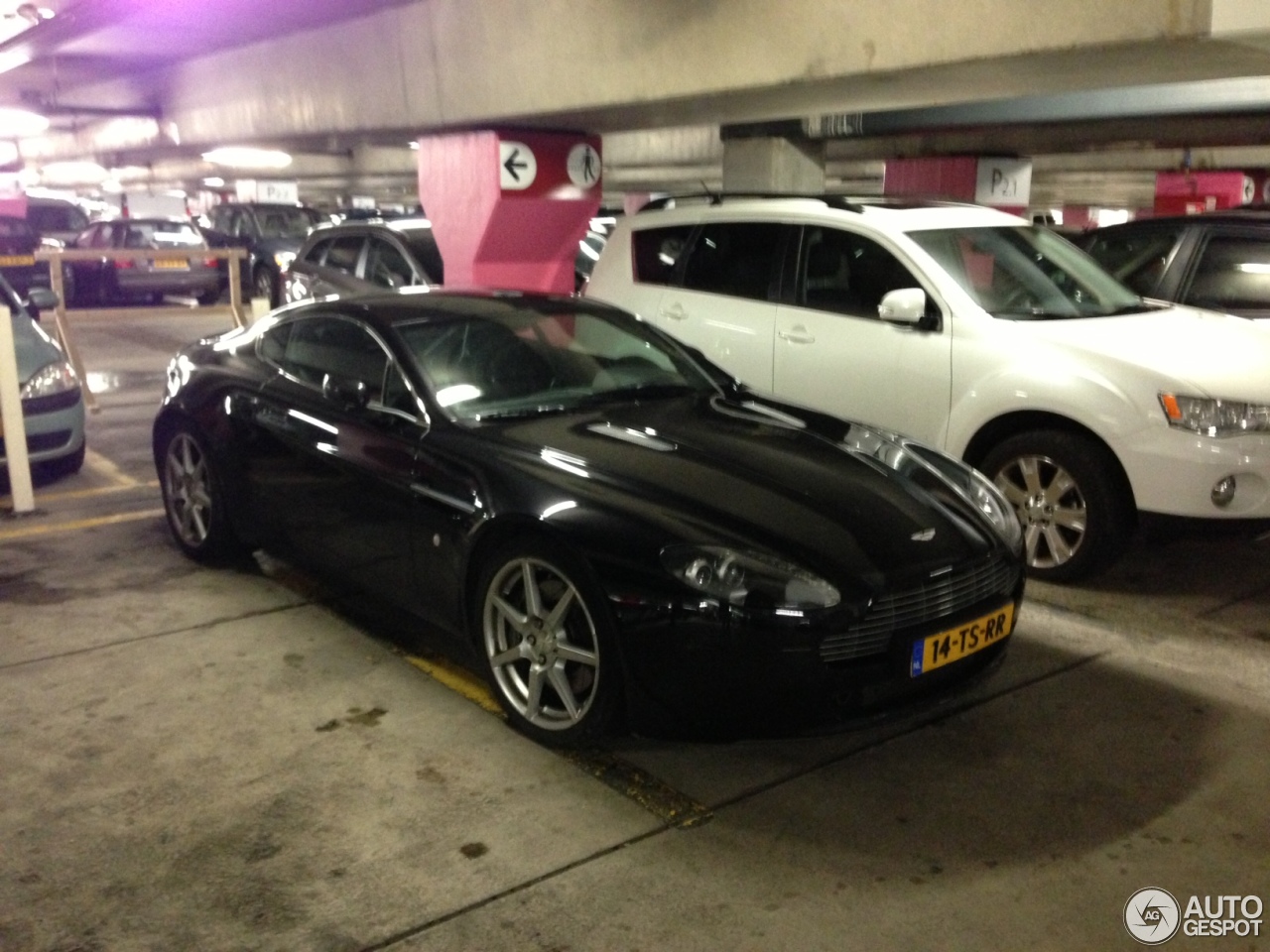 Aston Martin V8 Vantage