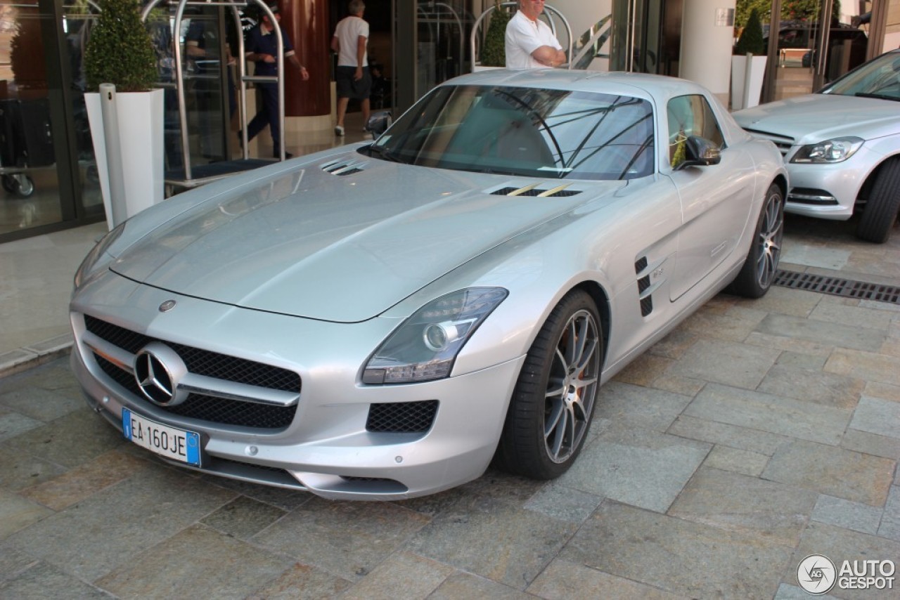 Mercedes-Benz SLS AMG