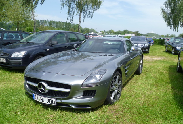 Mercedes-Benz SLS AMG