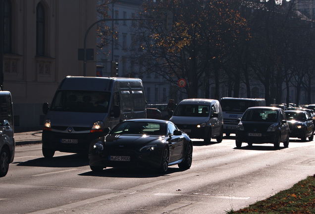 Aston Martin V8 Vantage 2012