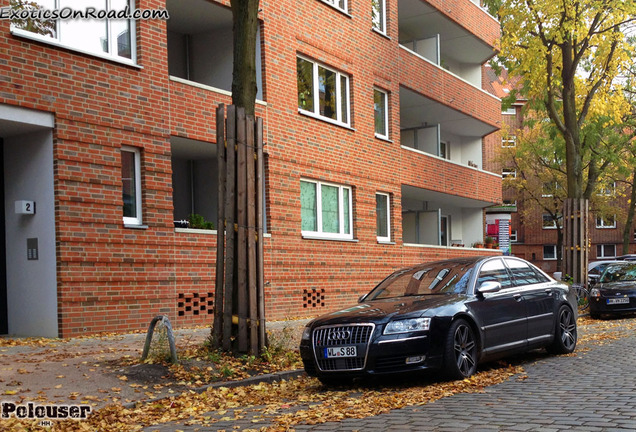 Audi S8 D3