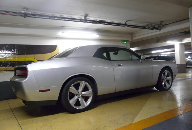 Dodge Challenger SRT-8