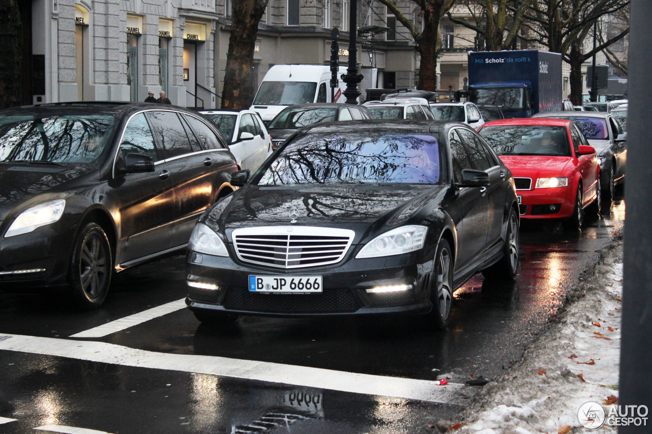 Mercedes-Benz S 63 AMG W221 2010