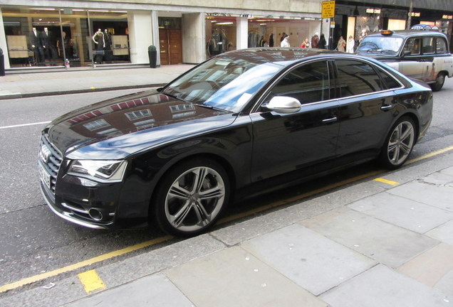 Audi S8 D4