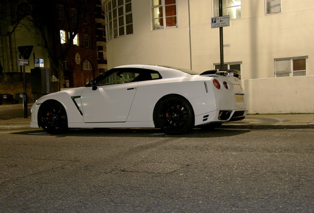 Nissan GT-R 2012