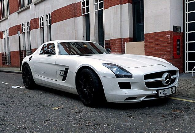 Mercedes-Benz SLS AMG