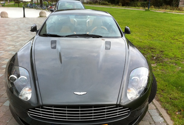 Aston Martin DB9