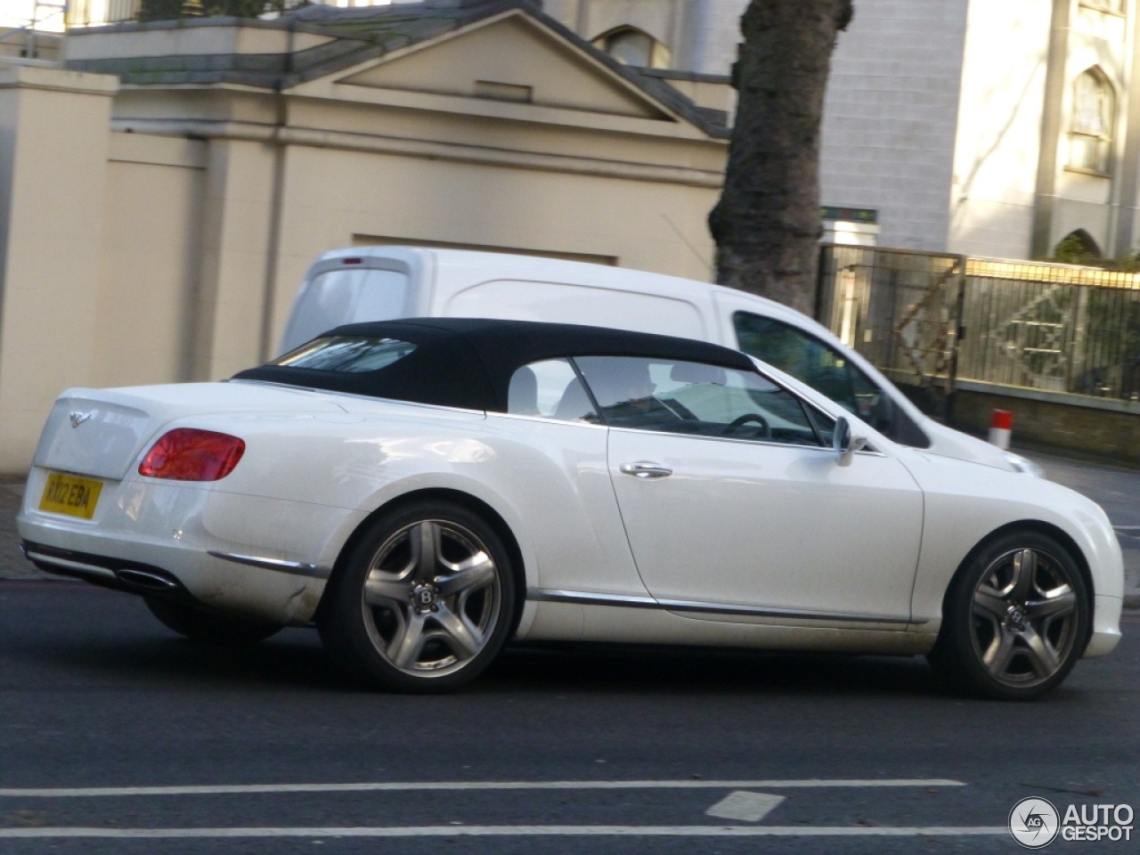 Bentley Continental GTC 2012